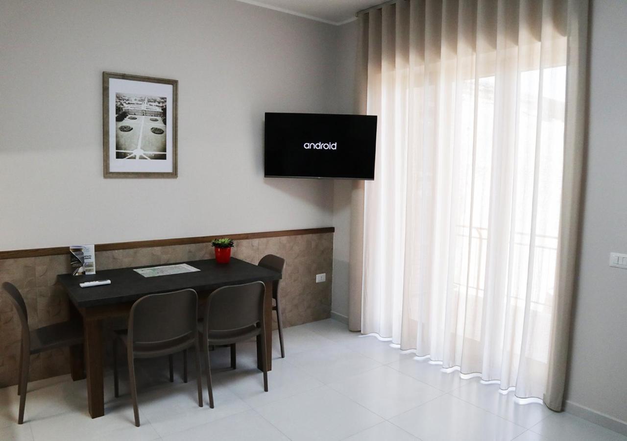 Bed and Breakfast Residenza La Reggia Казерта Екстер'єр фото